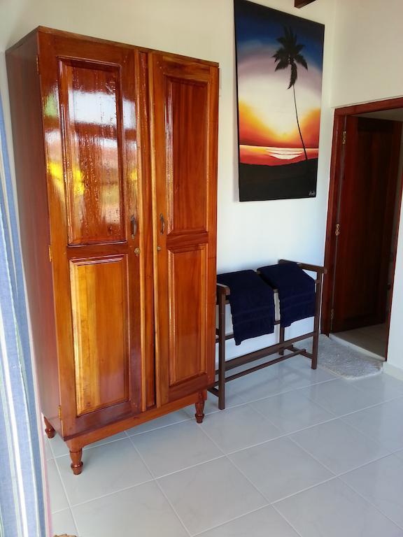Main Reef Guest House Hikkaduwa Rom bilde