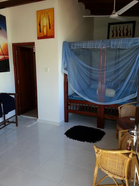 Main Reef Guest House Hikkaduwa Rom bilde