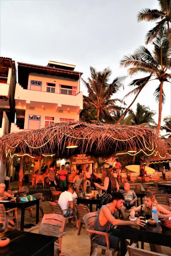 Main Reef Guest House Hikkaduwa Eksteriør bilde